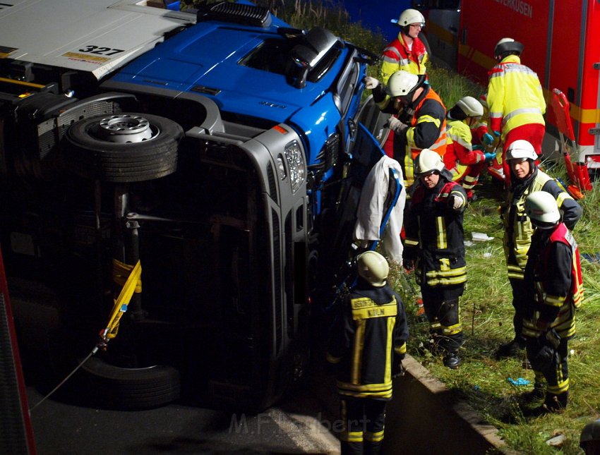 Einsatz BF Koeln PEINGEKLEMMT in Leverkusen P015.JPG